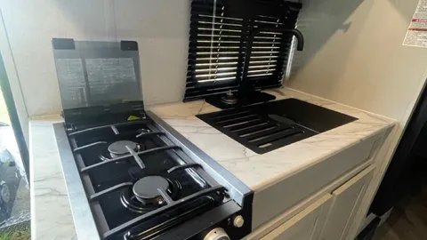 Modern 1 Bedroom RV w/ Bunkhouse — image 16 of 16
