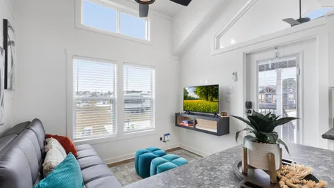 Tiny Home 19 - Uma Retreat — image 28 of 28