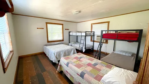 Texan Hotel — image 2 of 12
