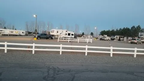 Full Hookup Deluxe RV Site — image 3 of 3