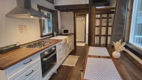Lakeside Loft — image 2 of 11