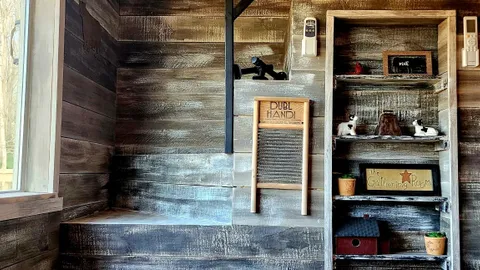 The Barn - Cabin 7 — image 2 of 13