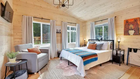 Cabin 2, East Rim — image 1 of 15