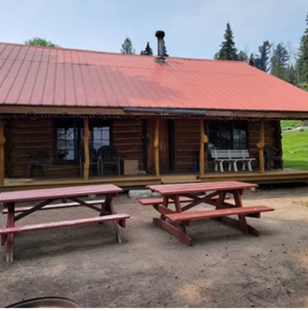 Eagan Lake Resort, Bridge Lake, British Columbia - Photo 2