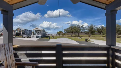 Tiny Home 50 - WIllie — image 2 of 39