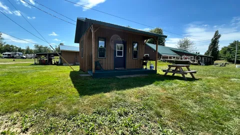 Riverview Rustic Cabin — image 2 of 4