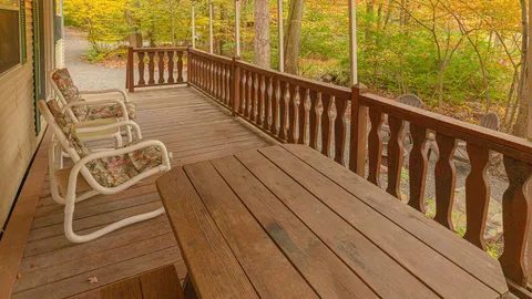 Deluxe Lake View — image 10 of 10