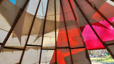 TeePee - 4 Persons — image 2 of 3