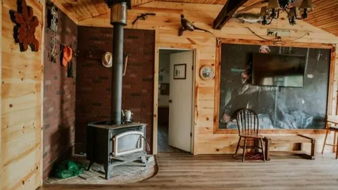 Lakehouse Cottage -  3 Bedroom cottage w/ Private Bathroom, 2 Double Beds & 2 Single, 1 queen — image 21 of 21