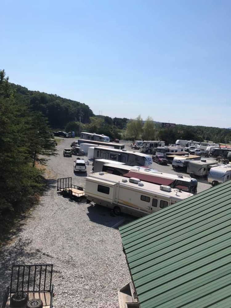 Royal Blue RV Park - Photo 2