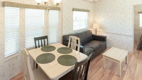 Silver 2 Bedroom Rental — image 8 of 8