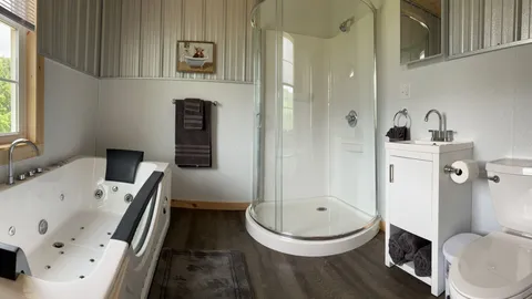 Emperor Suite — image 5 of 5