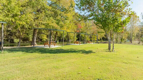 Pull-Through Full Hookup RV Site — image 2 of 8