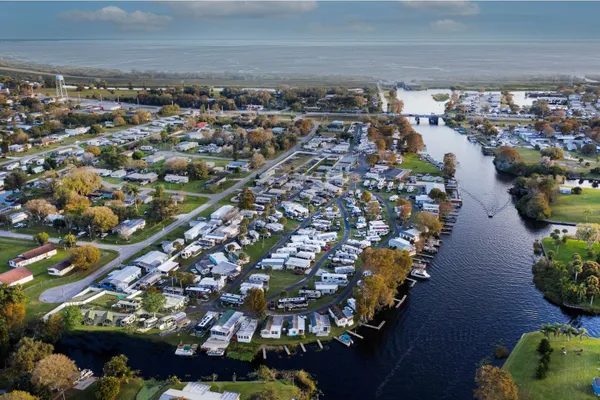 Zachary Taylor Waterfront RV Resort – photo 1