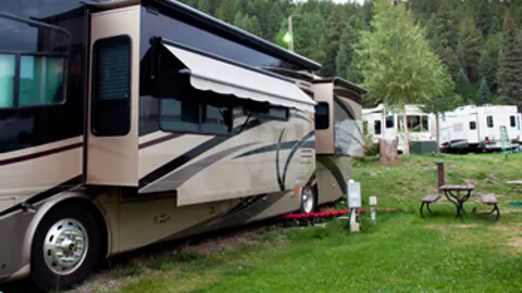 30/50 Amp Deluxe RV Site — image 1 of 12