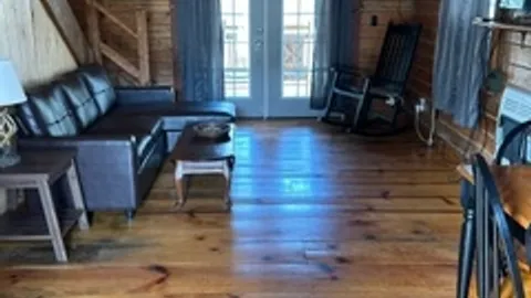 Large Cabin — image 6 of 6
