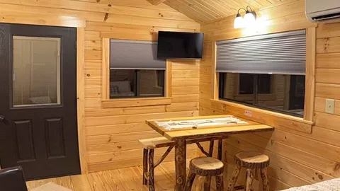 Lakehouse Resort Good Haven Dormer 4 Rend Lake — image 2 of 12