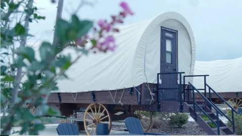 Covered Wagon with King Bed — image 2 of 10