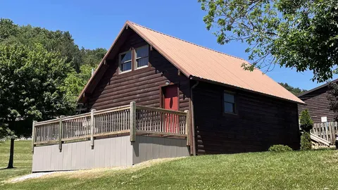 Al's Cabin — image 1 of 9