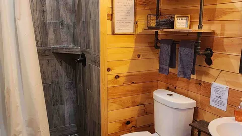 Cabin 2 — image 4 of 4