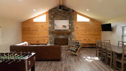 Rippling Waters Lodge — image 2 of 16
