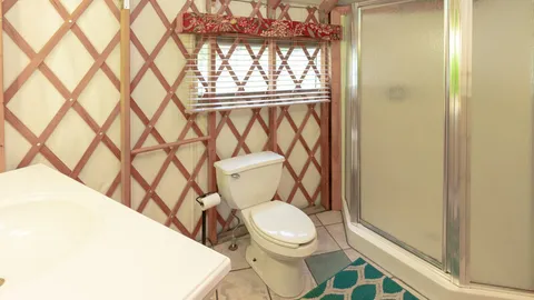 Yurt — image 2 of 18