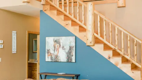 Hilltop — image 2 of 43