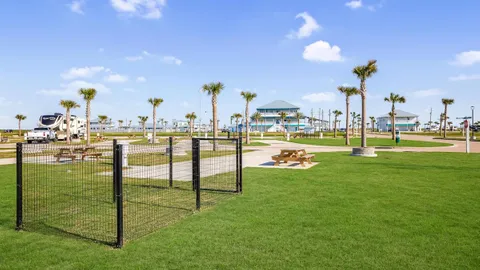 Premium Back-In Site w/ Dog Pen — image 8 of 8
