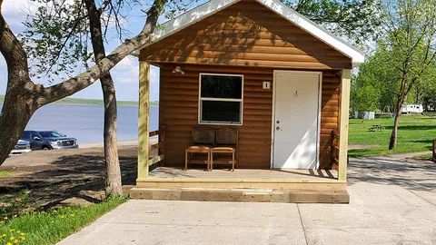 Cabin — image 1 of 7