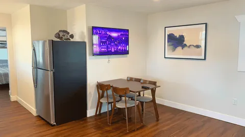Deluxe Cottage — image 2 of 11