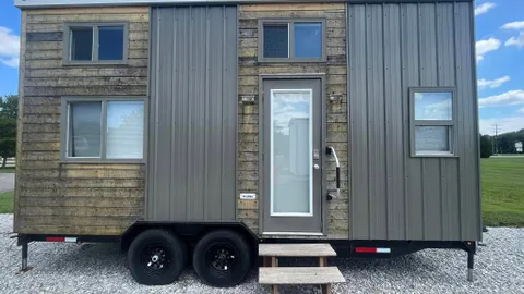 Tiny House — image 1 of 8