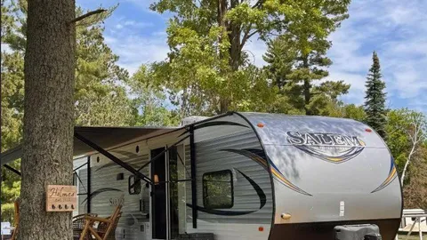 Waterfront Destination Camper – Lakefront Glamping on Trout Lake (No RV Needed) — image 2 of 5