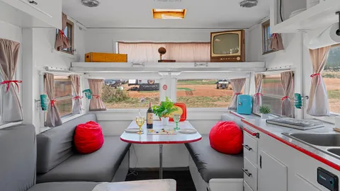Fire truck - Vintage Motorhome — image 1 of 28