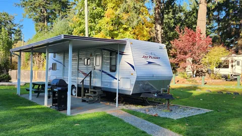Two Bedroom RV — image 9 of 9