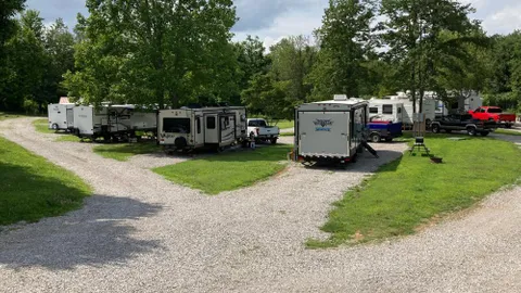 Pull-Through 30/50 Amp Full Hookup RV Site - Large Green Space — image 2 of 4