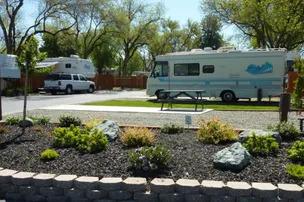 Sacramento Shade RV Park – photo 2