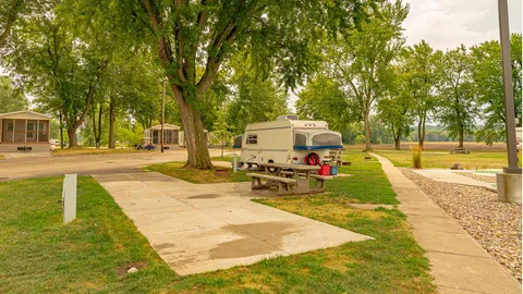 Premium Full Hookup 30amp RV Site — image 2 of 3