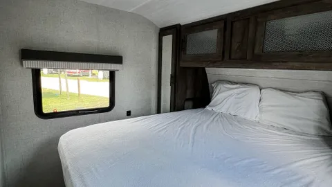 Travel Trailer - Mid Beach — image 6 of 6