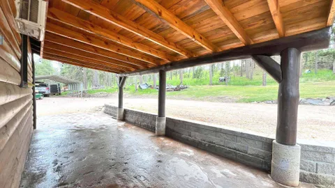 Bears Den Cabin — image 2 of 14