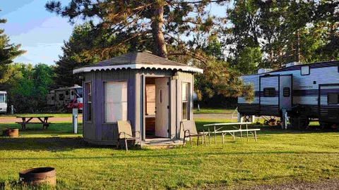 Octo Cabin (2 people) — image 1 of 15
