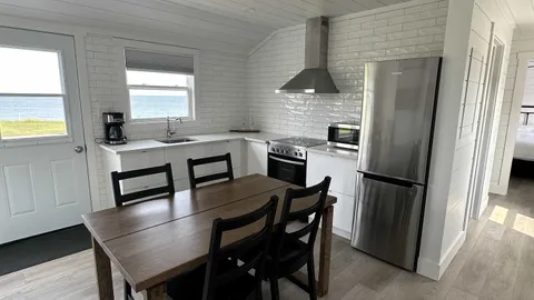 Executive 2 Bedroom Ocean View Cottage (2 Queen beds) — image 6 of 6