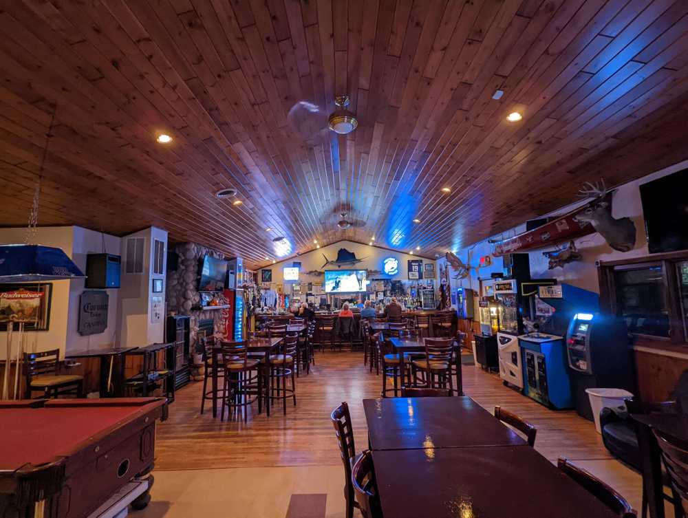 The Lounge on Big Lake Shores - Cloquet, MN - Photo 3