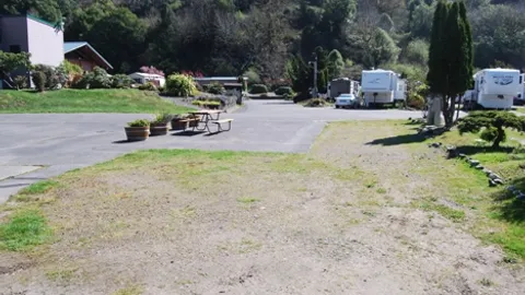 Pull-Thru River View RV Site — image 2 of 6