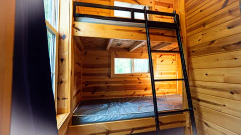 Studio Lodge — image 2 of 6