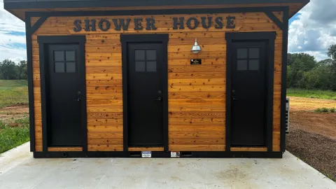 Lakehouse Resort Book Nook A-pod 1 near Rend Lake — image 2 of 12