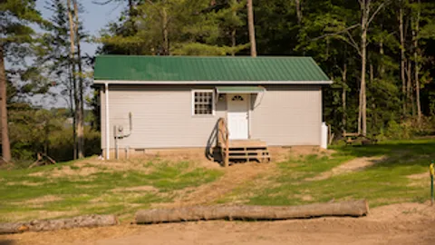 Lakeside Lodge — image 1 of 8