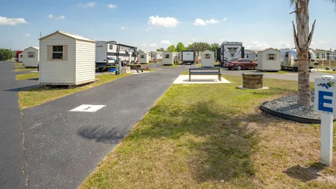 Elite Full Hookup Pull-Through RV Site — image 2 of 4