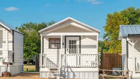 Country Cabin — image 1 of 5