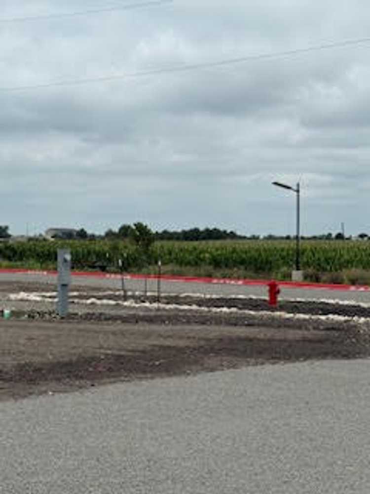 Cameron RV Living, Coupland, Texas - Photo 4