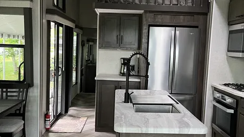 Park Model Premium Rental — image 2 of 11